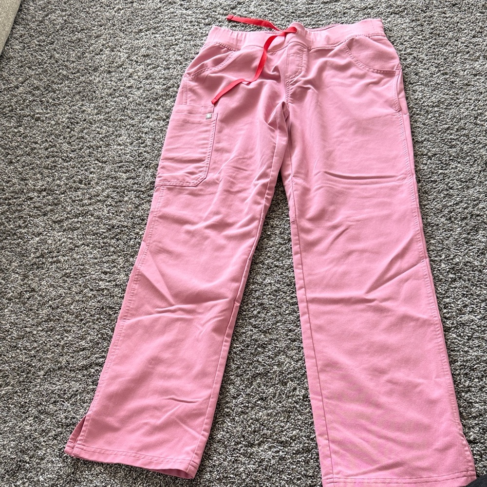 Figs chalk pink V-Neck Scrub Top size xsmall and bottoms size small straight fit - Picture 4 of 5